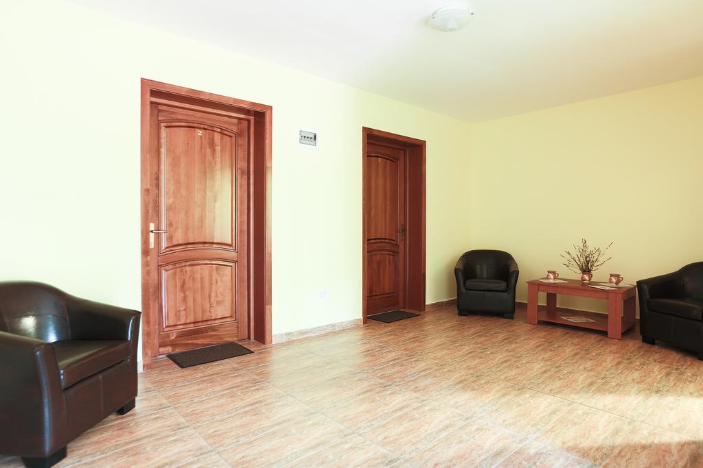 Pensiunea Dor De Casa Pestenita Экстерьер фото